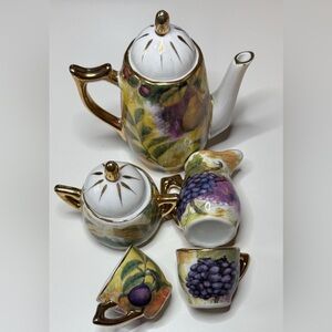 Adorable 7 pc vintage fruit salad pear grape plum mini tea set dollhouse party
